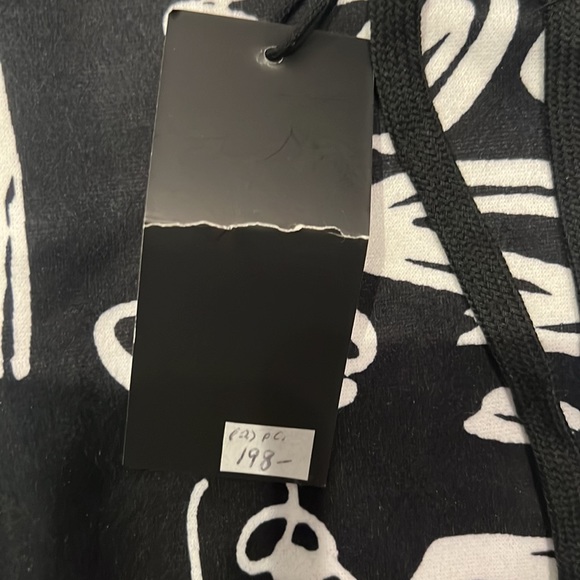 L”Rev37 sweatsuit NWT 2 piece - Picture 3 of 4